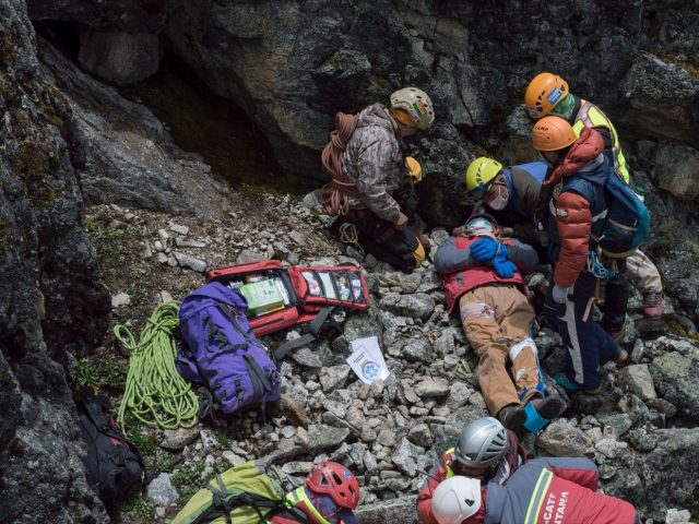 Incident médical en backcountry : guide pour sorties splitboard