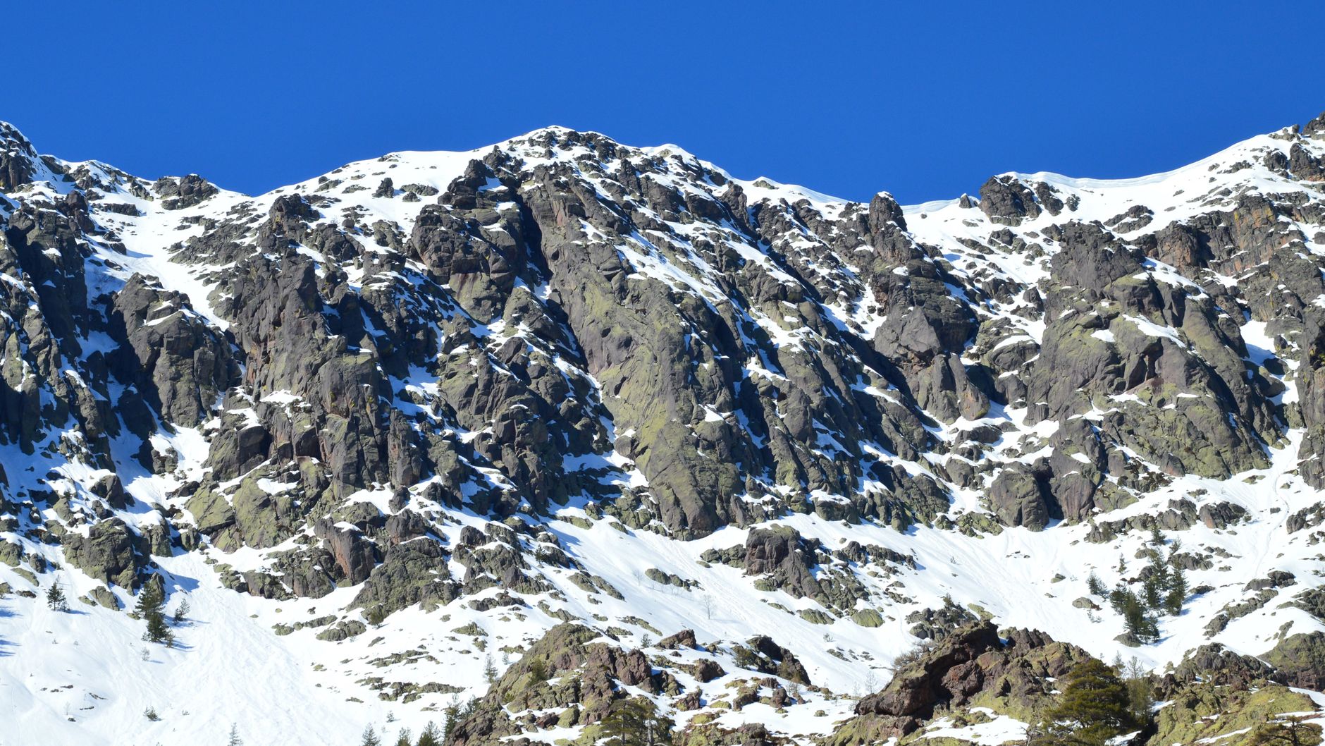 Les tendances à suivre pour les passionnés de ski et de splitboard en 2024